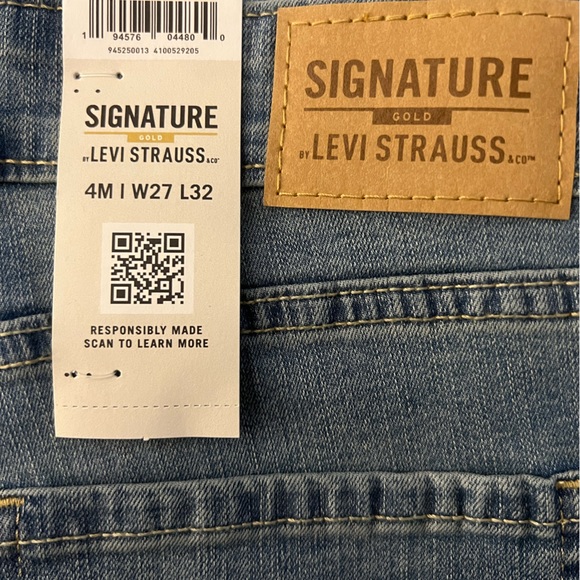 Signature by Levi Strauss & Co. Gold Label Women's Totally Shaping Skinny Jeans - Picture 4 of 11